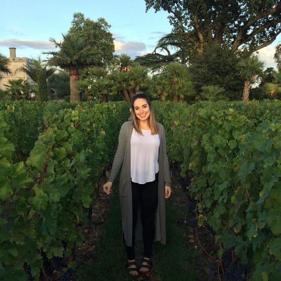 Meet your Posher, Danielle - Picture 1 of 1